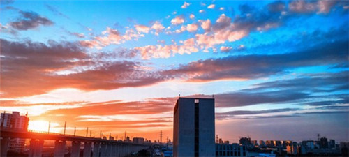 云浮市的干洗店品牌哪个靠谱，在云浮市加盟思特莱斯干洗店什么位置生意好